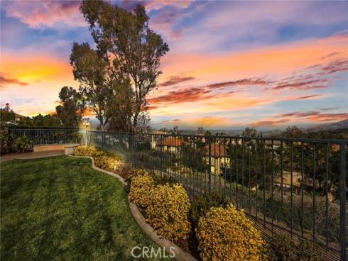 1038 S Sunstream Lane, Anaheim Hills, CA