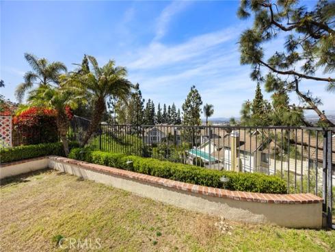 665 S Gentry Lane, Anaheim Hills, CA