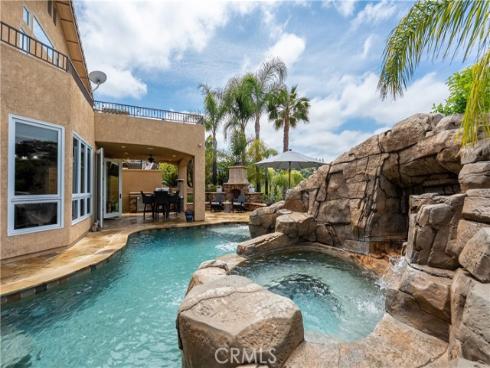 1033 S Creekview Lane, Anaheim Hills, CA