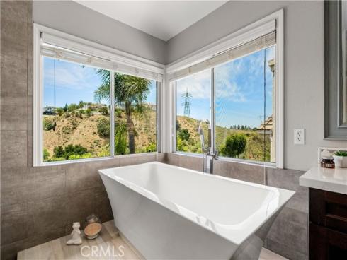 1033 S Creekview Lane, Anaheim Hills, CA