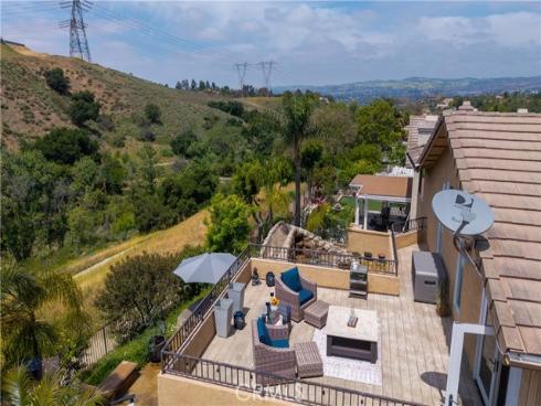 1033 S Creekview Lane, Anaheim Hills, CA