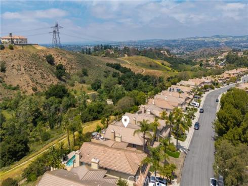 1033 S Creekview Lane, Anaheim Hills, CA