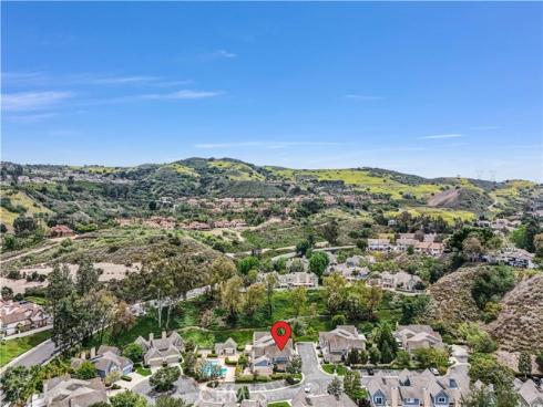 6054 E Morningview  9  Drive, Anaheim Hills, CA