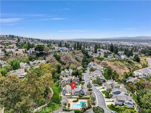 6054 E Morningview  9  Drive, Anaheim Hills, CA