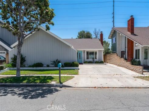 6232 E Woodsboro Avenue, Anaheim Hills, CA