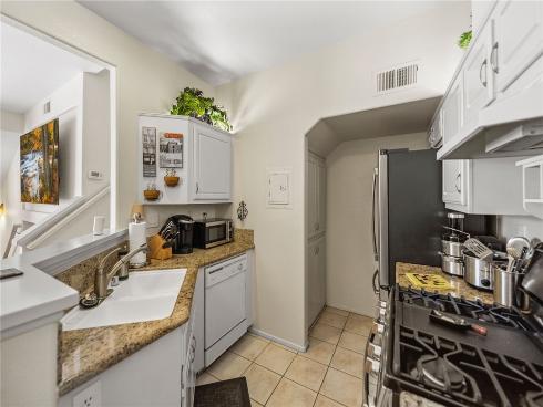 1043 S Saint Tropez Avenue, Anaheim Hills, CA