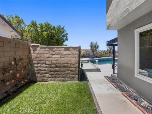 1041 S Falling Leaf Circle, Anaheim Hills, CA