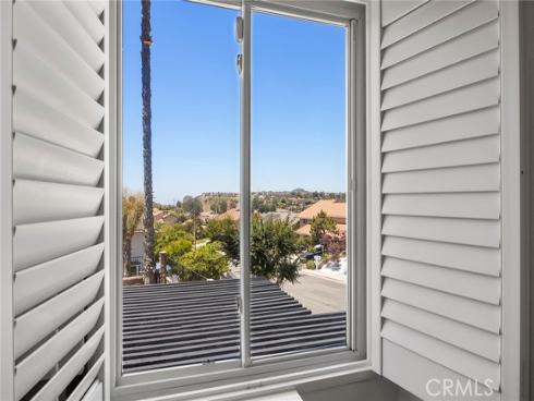 1041 S Falling Leaf Circle, Anaheim Hills, CA