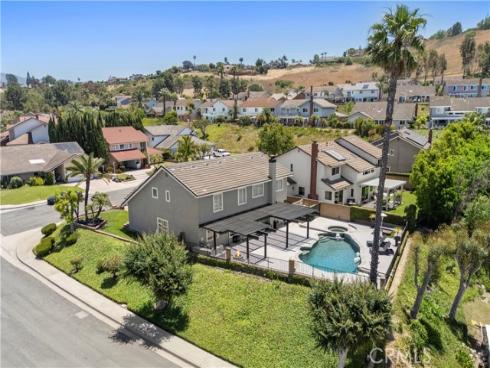 1041 S Falling Leaf   Circle, Anaheim Hills, CA