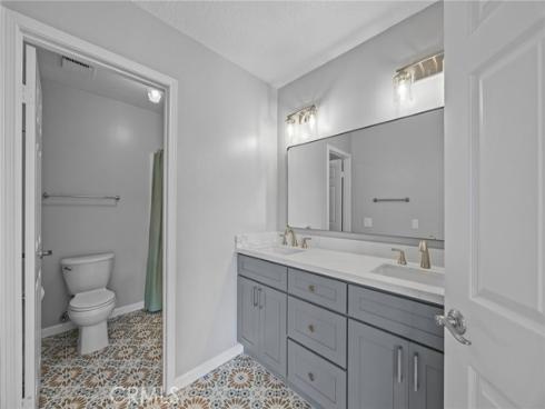 5984 E Avenida La Vida  , Anaheim Hills, CA