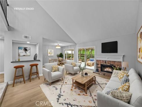 5984 E Avenida La Vida  , Anaheim Hills, CA