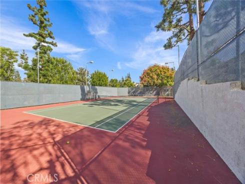 5984 E Avenida La Vida  , Anaheim Hills, CA