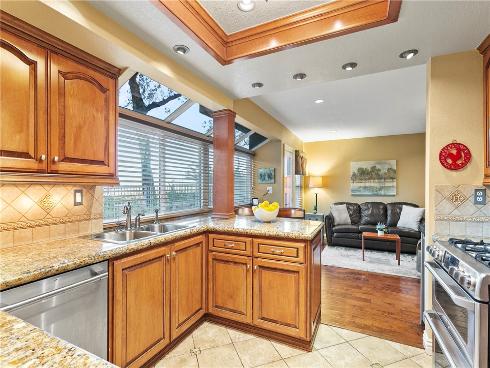 825 S Jacaranda Way, Anaheim Hills, CA