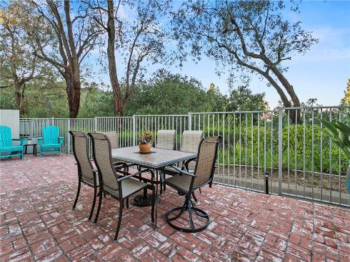 825 S Jacaranda Way, Anaheim Hills, CA