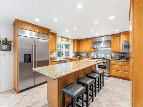 910 S Amherst Circle, Anaheim Hills, CA