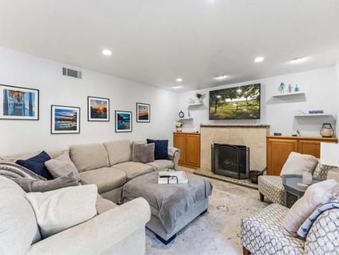 910 S Amherst Circle, Anaheim Hills, CA