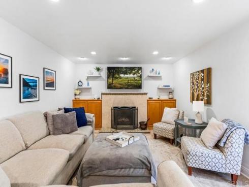 910 S Amherst Circle, Anaheim Hills, CA