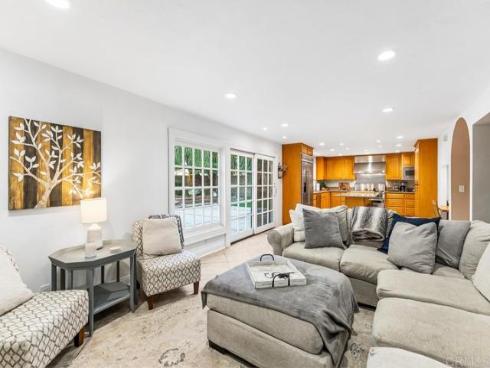 910 S Amherst Circle, Anaheim Hills, CA