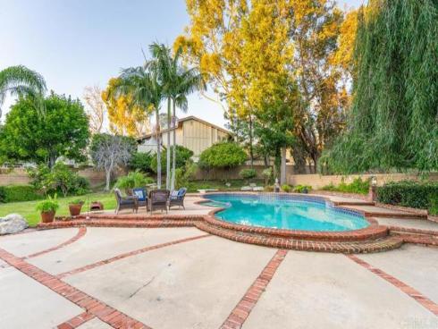 910 S Amherst Circle, Anaheim Hills, CA