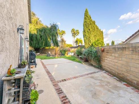 910 S Amherst Circle, Anaheim Hills, CA