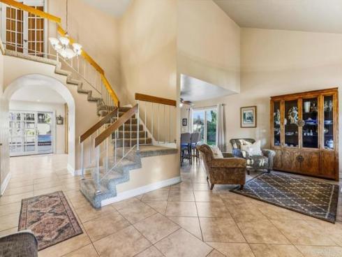 910 S Amherst Circle, Anaheim Hills, CA