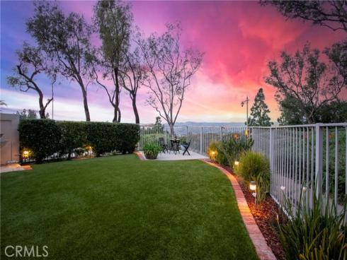 818 S Amber Lane, Anaheim Hills, CA