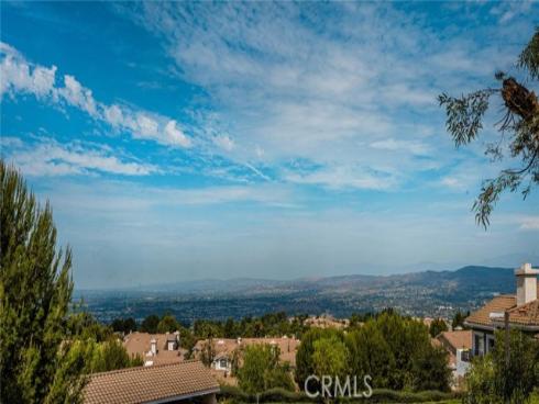 1045 S Daybreak Court, Anaheim Hills, CA