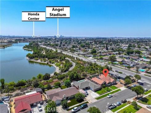 2810  E Burntwood  , Anaheim, CA