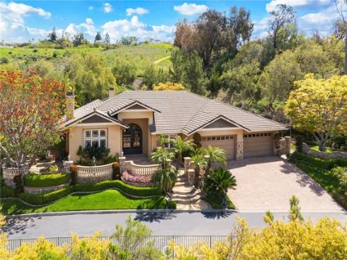 590 S Falling Star Drive, Anaheim, CA