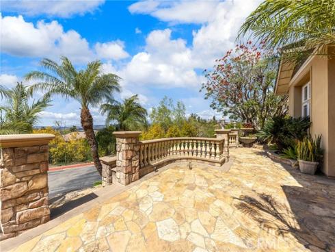 590 S Falling Star Drive, Anaheim, CA