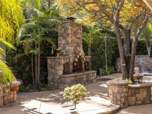 590 S Falling Star Drive, Anaheim, CA