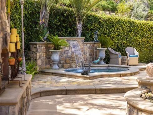 590 S Falling Star Drive, Anaheim, CA