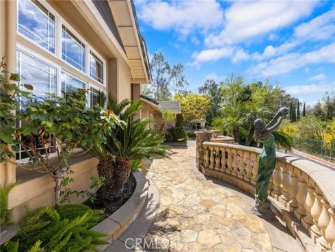 590 S Falling Star Drive, Anaheim, CA