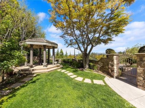 590 S Falling Star Drive, Anaheim, CA