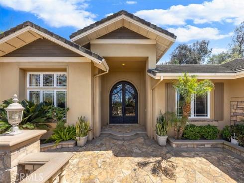 590 S Falling Star Drive, Anaheim, CA