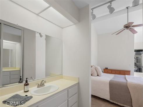 527 N Dartmouth 40 Way, Anaheim, CA