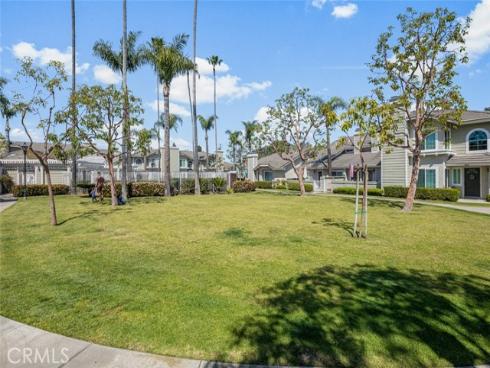 527 N Dartmouth  40  Way, Anaheim, CA