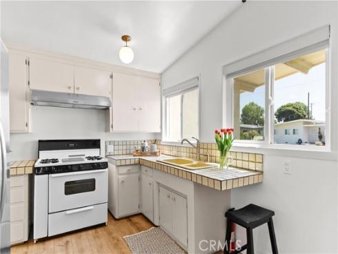 217 N Curtis Way , Anaheim, CA