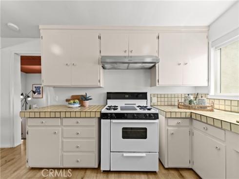 217 N Curtis Way , Anaheim, CA