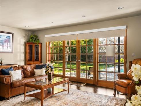 1006 W Pioneer Drive, Anaheim, CA