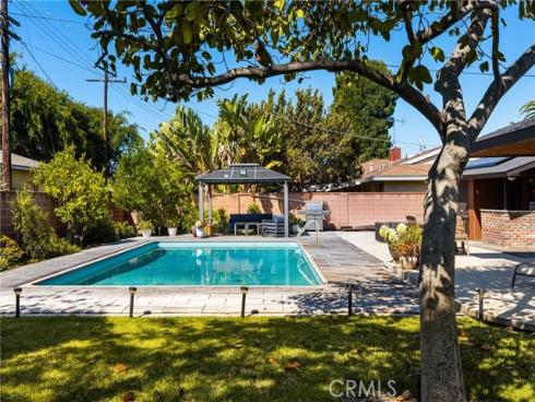 1006 W Pioneer Drive, Anaheim, CA