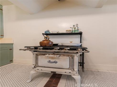 1120 W Chestnut Street, Anaheim, CA