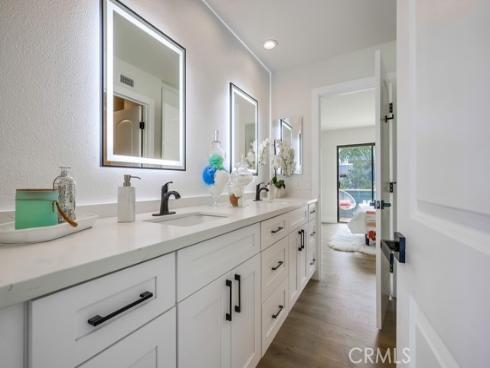 658 S Webster 4 Avenue, Anaheim, CA