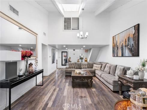 2011 W Katella 17 Avenue, Anaheim, CA