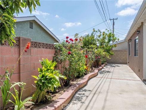 2106 E Nura Place, Anaheim, CA