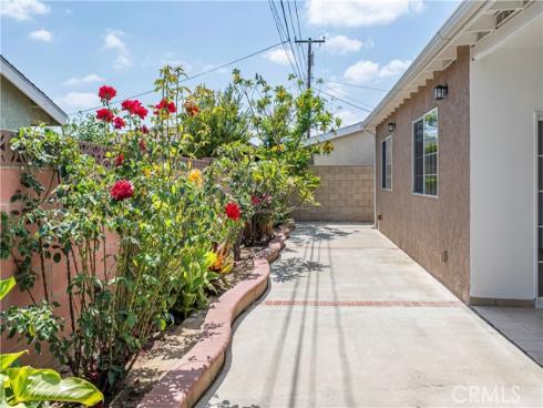 2106 E Nura Place, Anaheim, CA