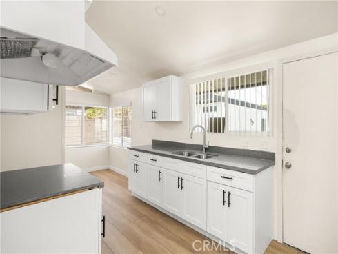 1419 W Dogwood Avenue, Anaheim, CA