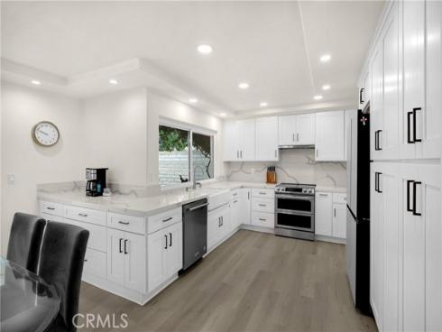 701 S Carriage Circle, Anaheim, CA