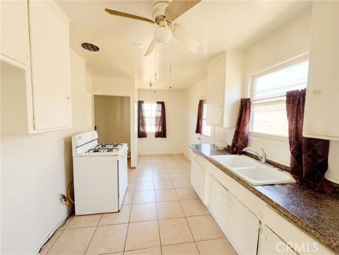 2574 W Glencrest Avenue, Anaheim, CA