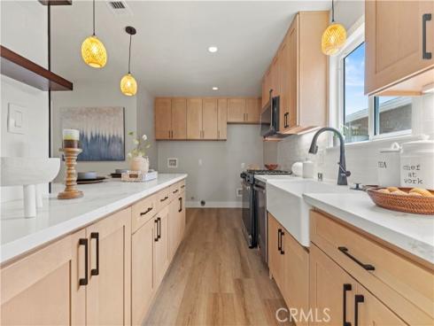 2545 W Greenacre Avenue, Anaheim, CA